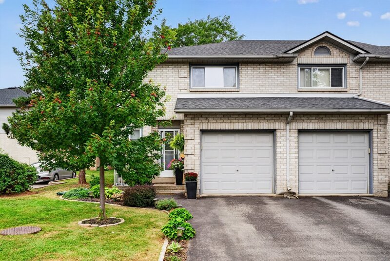 DUPLEX POTENTIAL IN CHARMING WELLANDPORT BUNGALOW!